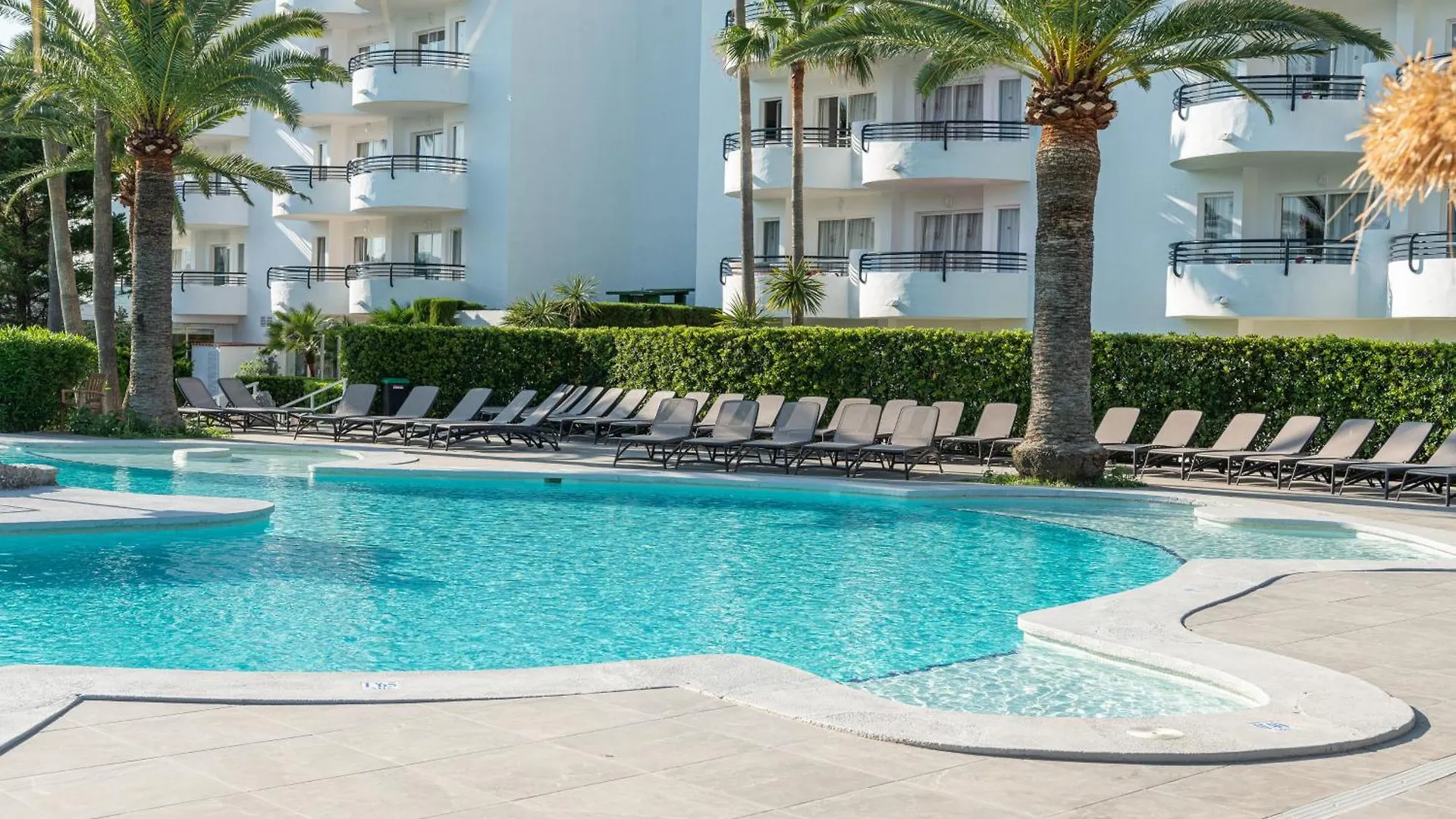 Alcudia Beach Apartments 알쿠디아 항구 아파트호텔